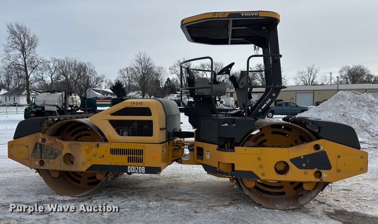 image for item EF2373 2016 Volvo DD120B double drum vibratory roller