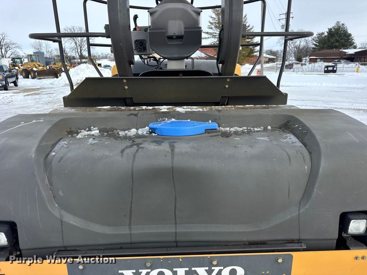 image for item EF2373 2016 Volvo DD120B double drum vibratory roller