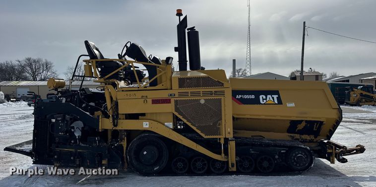 image for item EF2374 2010 Caterpillar AP1055D paver