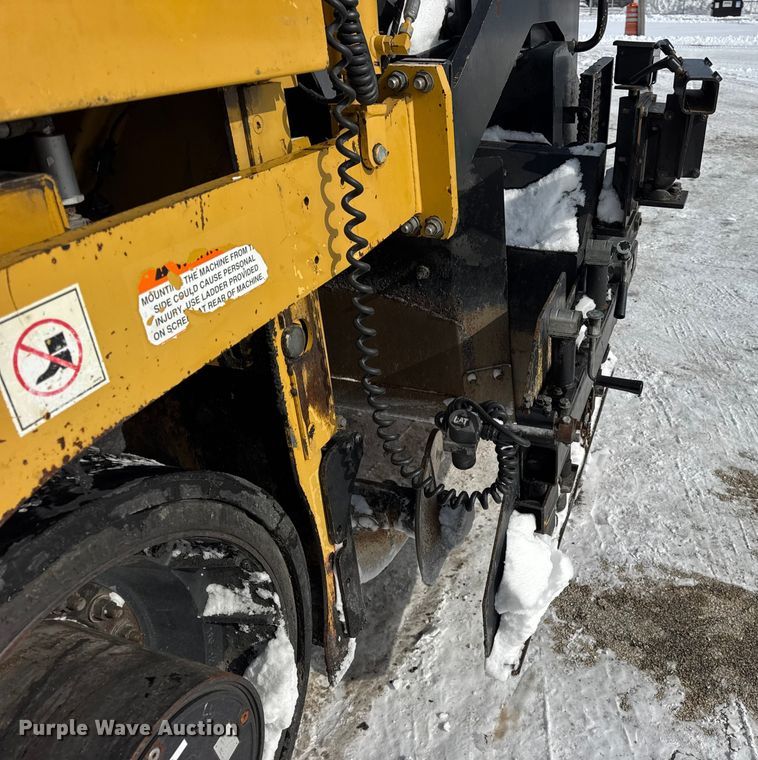 image for item EF2374 2010 Caterpillar AP1055D paver