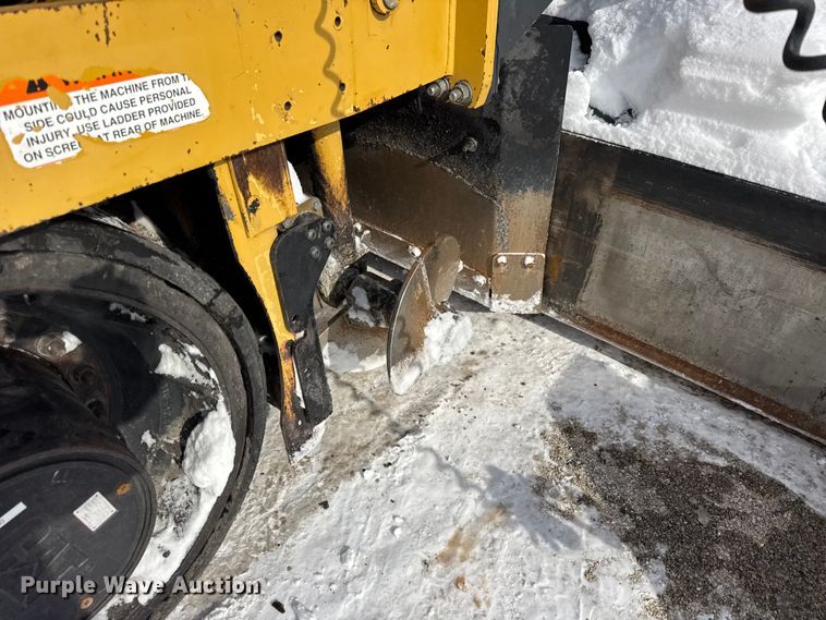 image for item EF2374 2010 Caterpillar AP1055D paver