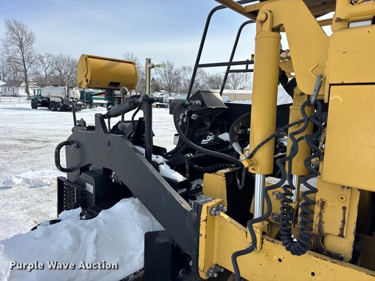 image for item EF2374 2010 Caterpillar AP1055D paver