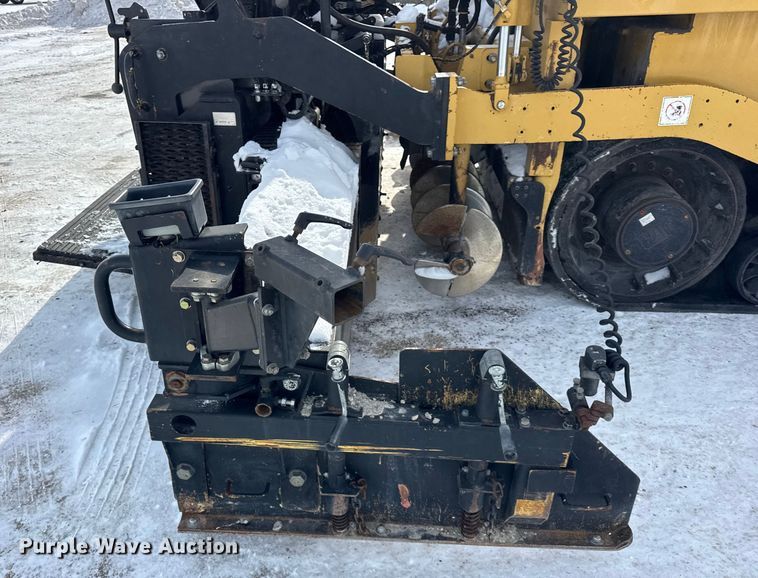 image for item EF2374 2010 Caterpillar AP1055D paver