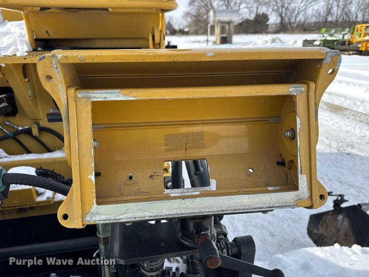 image for item EF2374 2010 Caterpillar AP1055D paver