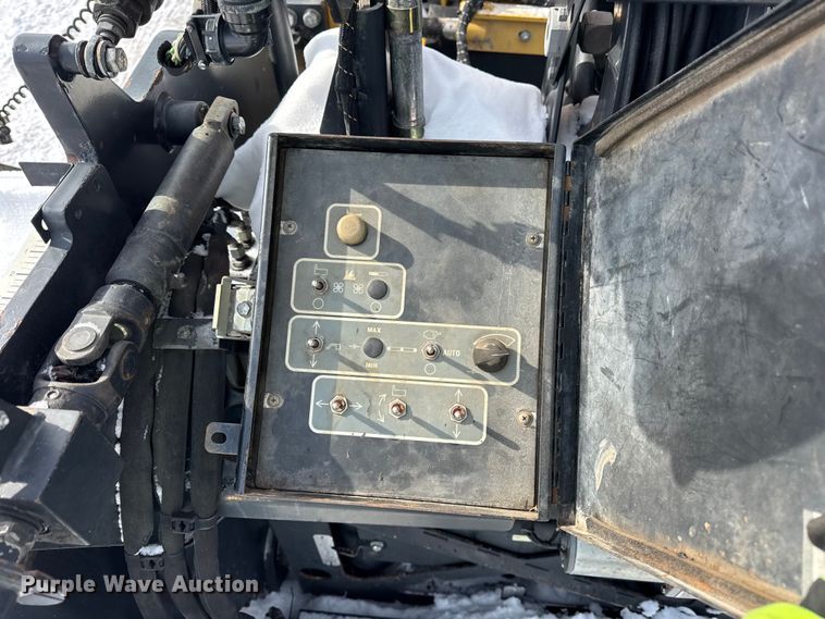 image for item EF2374 2010 Caterpillar AP1055D paver