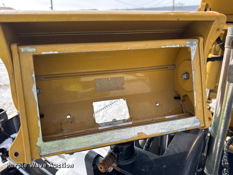 image for item EF2374 2010 Caterpillar AP1055D paver