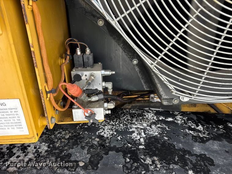 image for item EF2374 2010 Caterpillar AP1055D paver