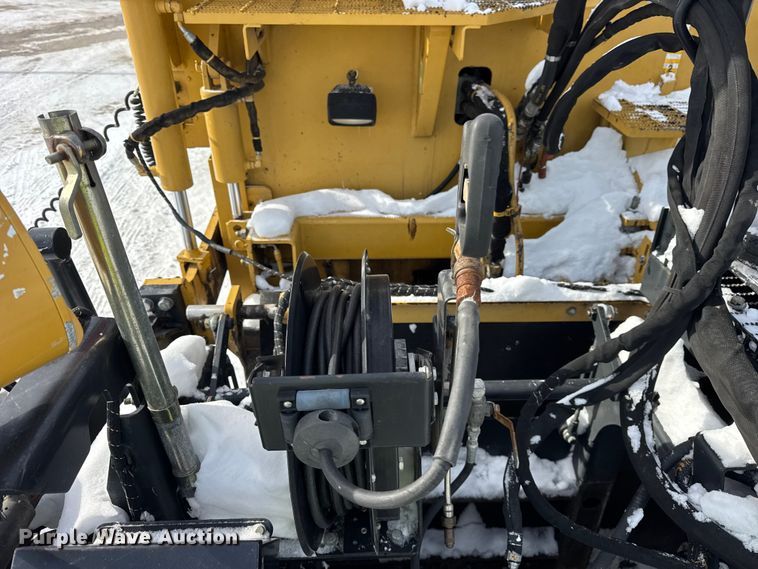 image for item EF2374 2010 Caterpillar AP1055D paver