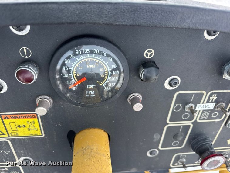 image for item EF2374 2010 Caterpillar AP1055D paver