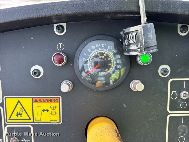 image for item EF2374 2010 Caterpillar AP1055D paver