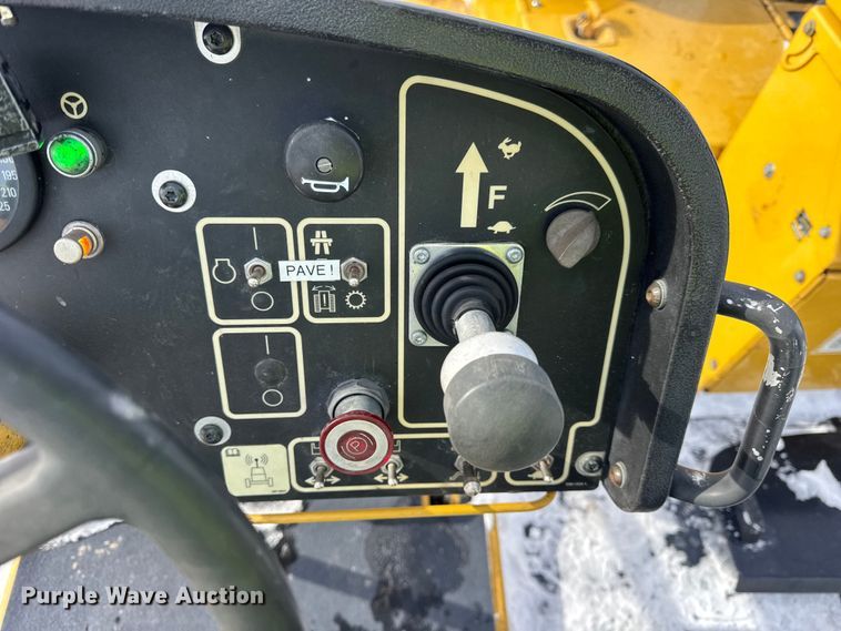 image for item EF2374 2010 Caterpillar AP1055D paver