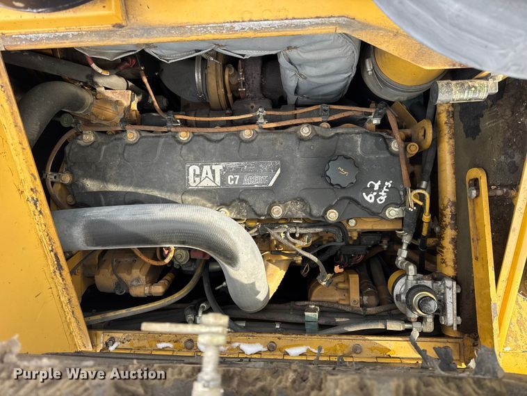 image for item EF2374 2010 Caterpillar AP1055D paver