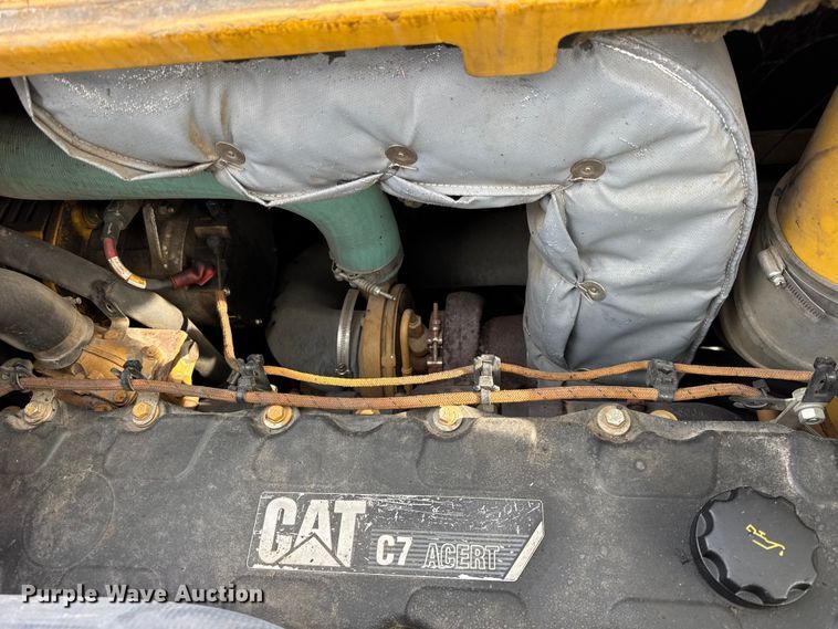 image for item EF2374 2010 Caterpillar AP1055D paver