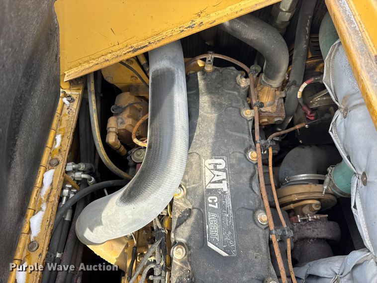 image for item EF2374 2010 Caterpillar AP1055D paver