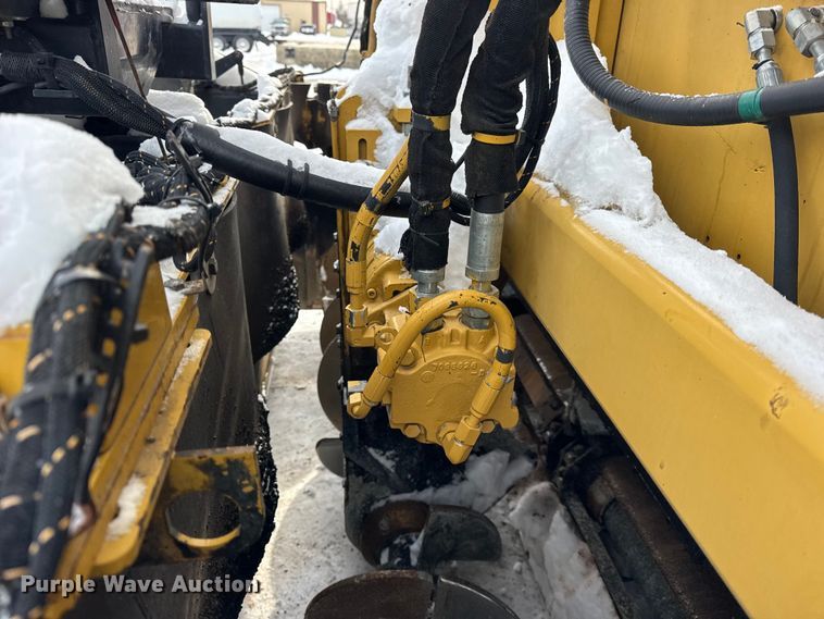 image for item EF2374 2010 Caterpillar AP1055D paver