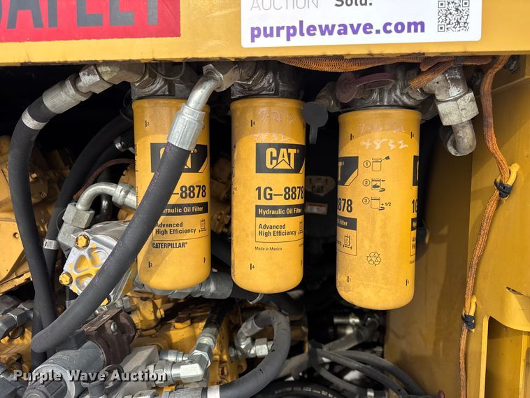 image for item EF2374 2010 Caterpillar AP1055D paver