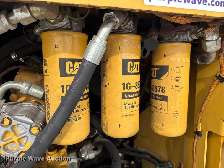 image for item EF2374 2010 Caterpillar AP1055D paver