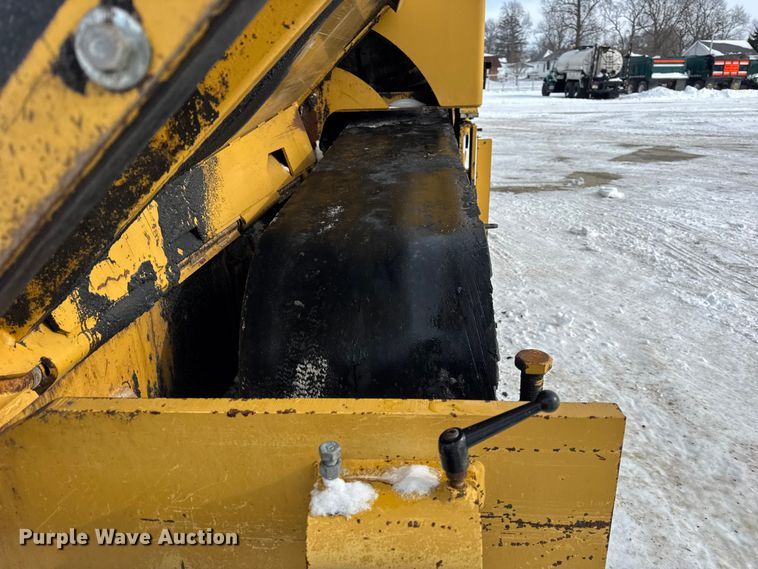 image for item EF2374 2010 Caterpillar AP1055D paver