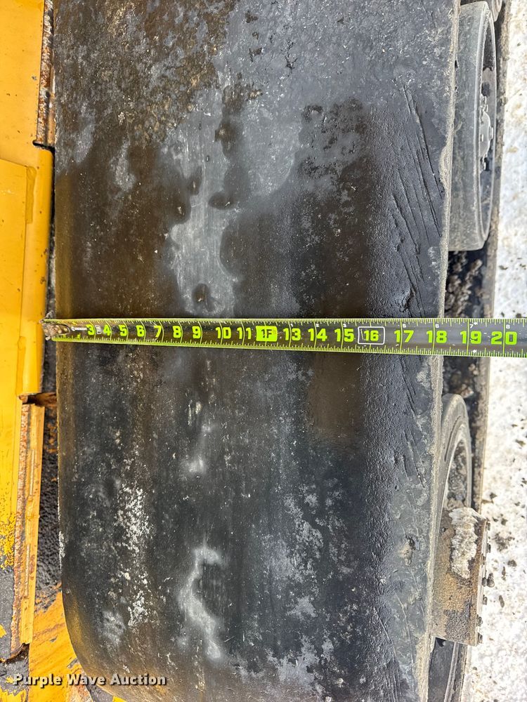 image for item EF2374 2010 Caterpillar AP1055D paver