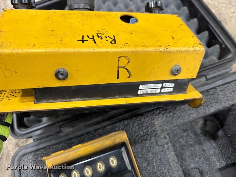 image for item EF2374 2010 Caterpillar AP1055D paver