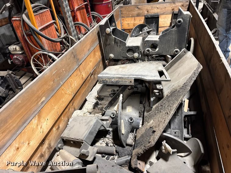 image for item EF2374 2010 Caterpillar AP1055D paver