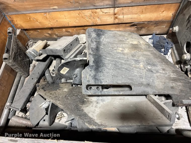 image for item EF2374 2010 Caterpillar AP1055D paver