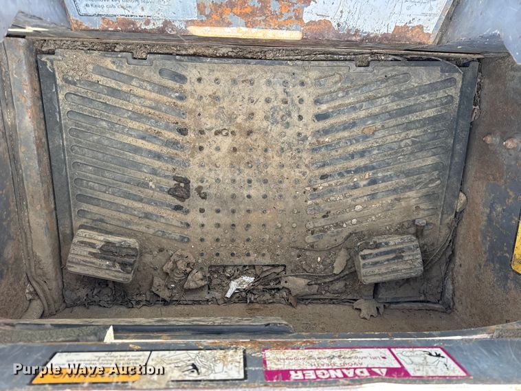 image for item EF2378 2006 Takeuchi TL140 skid steer loader