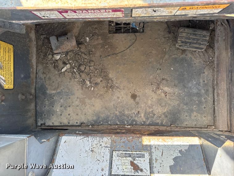 image for item EF2379 2006 Takeuchi TL140 skid steer loader