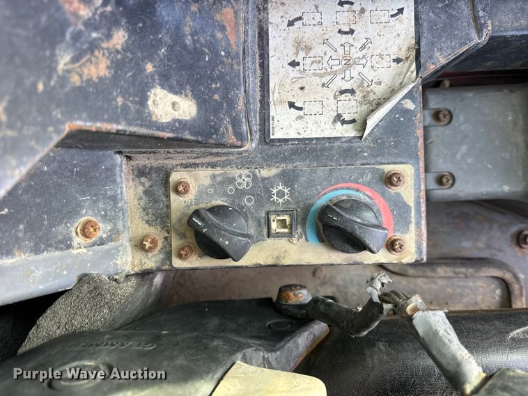 image for item EF2381 2007 Takeuchi TL140 skid steer loader