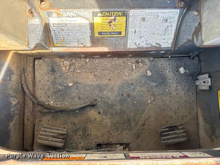 image for item EF2381 2007 Takeuchi TL140 skid steer loader