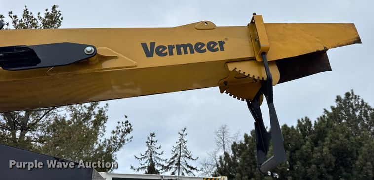 image for item EF2393 2024 Vermeer BC1800XL wood chipper
