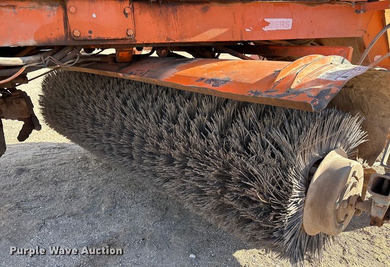 image for item EF6315 Broce RJT350 broom