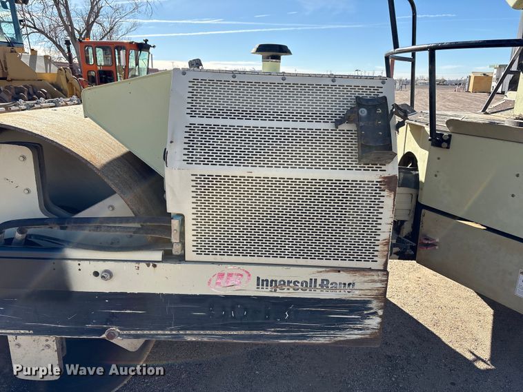 image for item EF6316 Ingersoll Rand DD-130 double drum vibratory roller
