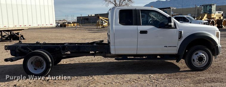 image for item EF6317 2019 Ford F450 Ext. Cab truck cab and chassis