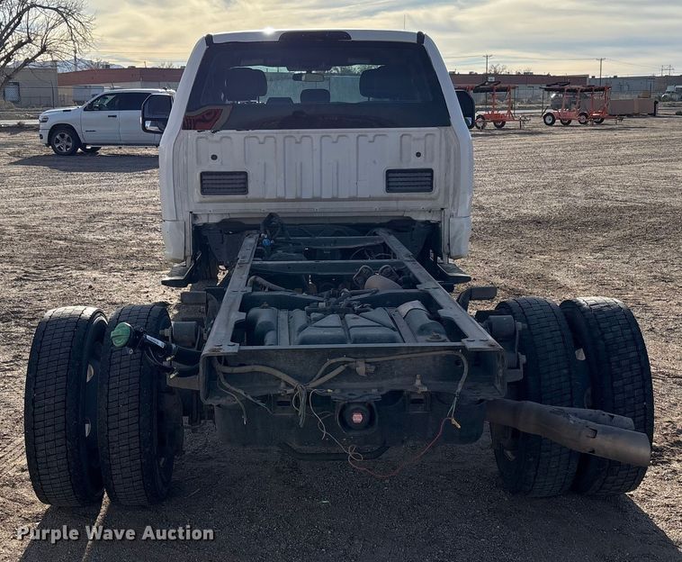 image for item EF6317 2019 Ford F450 Ext. Cab truck cab and chassis