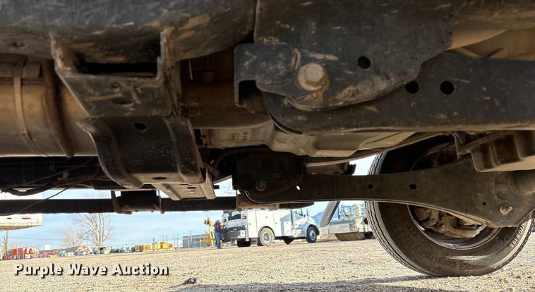 image for item EF6317 2019 Ford F450 Ext. Cab truck cab and chassis