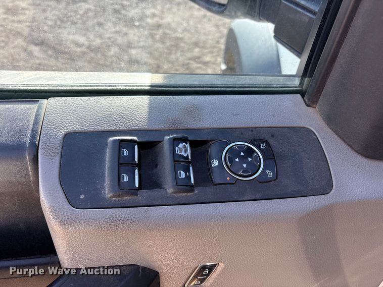 image for item EF6317 2019 Ford F450 Ext. Cab truck cab and chassis