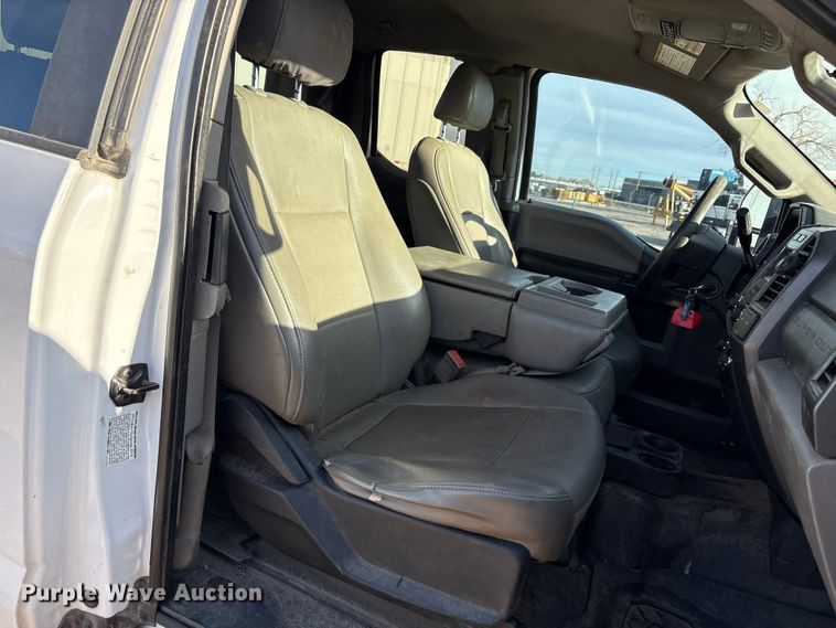 image for item EF6317 2019 Ford F450 Ext. Cab truck cab and chassis