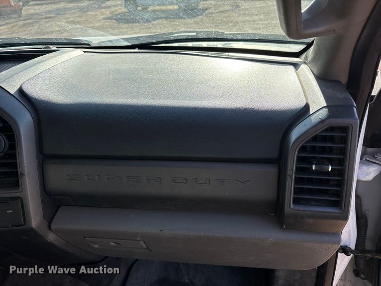 image for item EF6317 2019 Ford F450 Ext. Cab truck cab and chassis