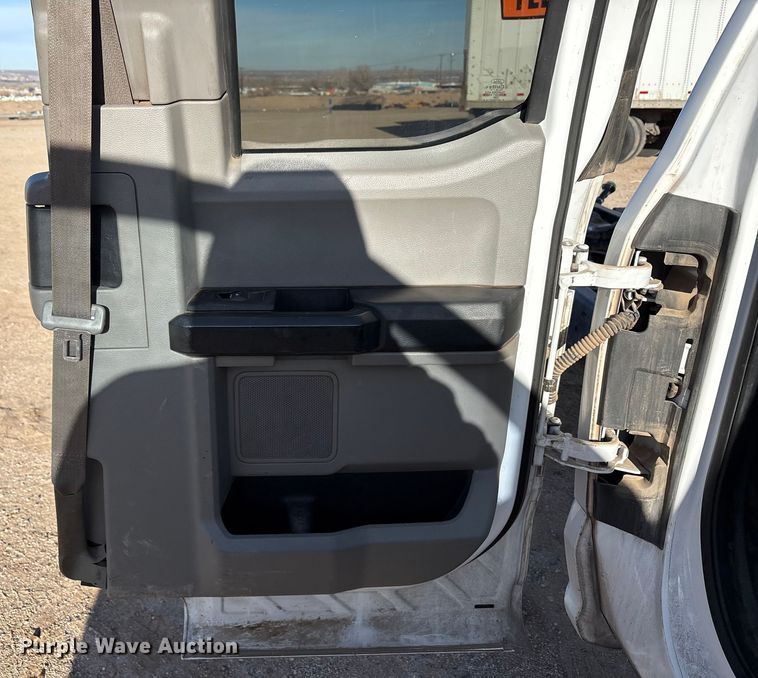image for item EF6317 2019 Ford F450 Ext. Cab truck cab and chassis