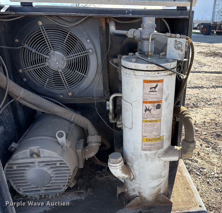 image for item EF6320 Ingersoll-Rand SSR-EP20 air compressor