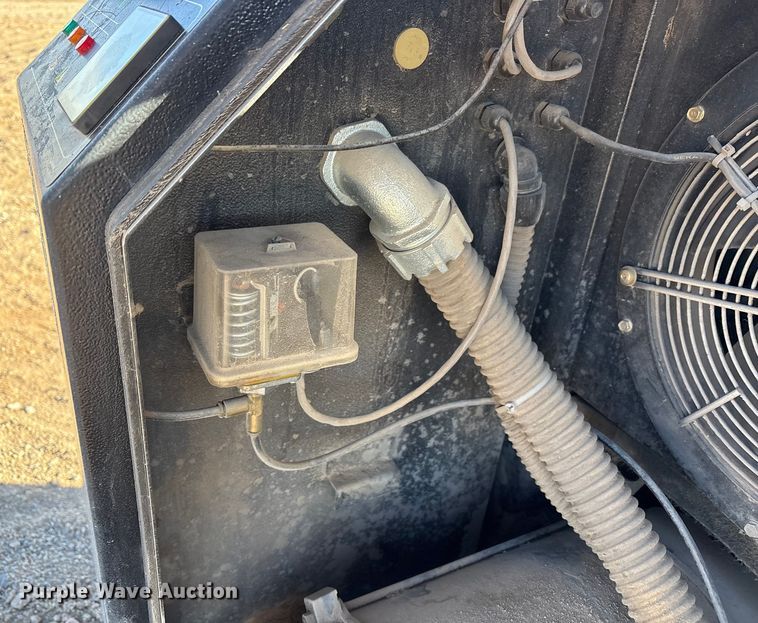 image for item EF6320 Ingersoll-Rand SSR-EP20 air compressor