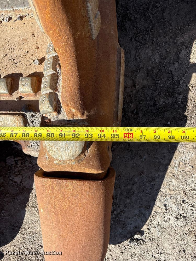 image for item EF6321 Rockland excavator bucket