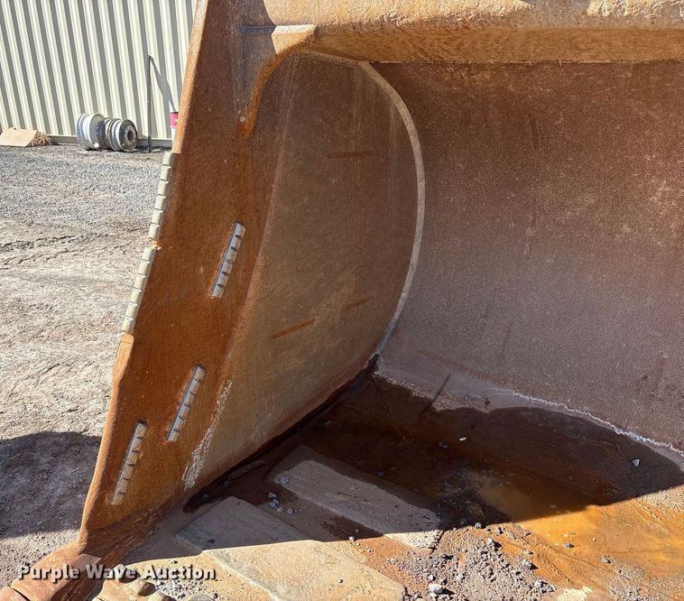 image for item EF6321 Rockland excavator bucket