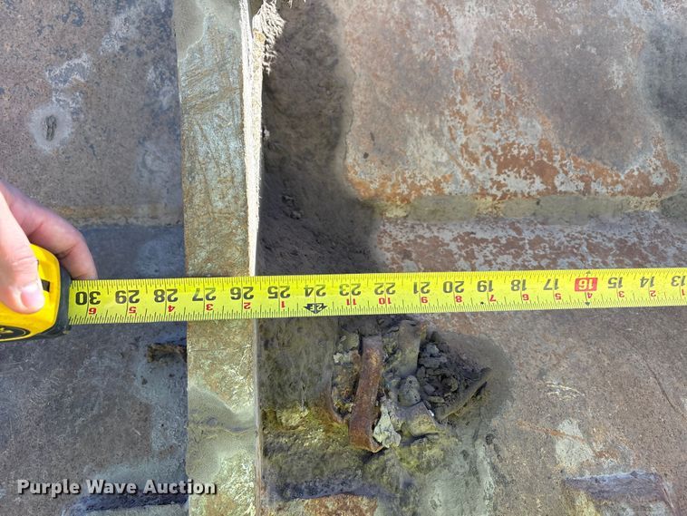 image for item EF6321 Rockland excavator bucket