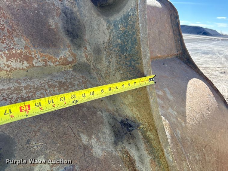image for item EF6321 Rockland excavator bucket