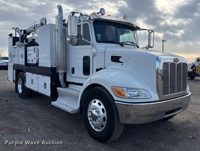 image for item EG1810 2018 Peterbilt 337 utility / service truck