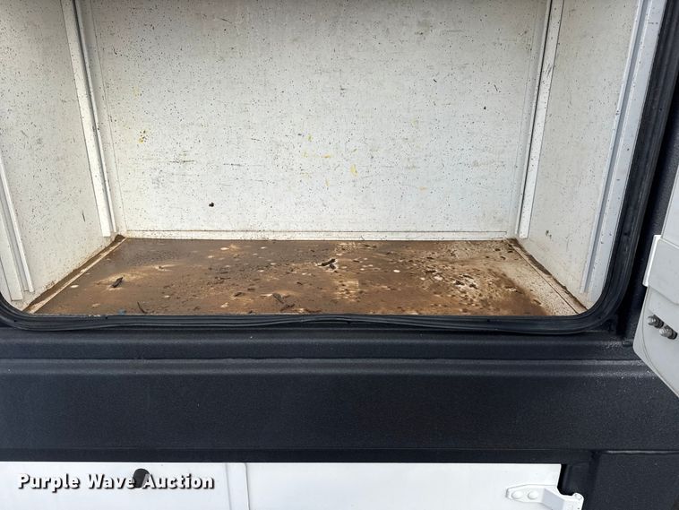 image for item EG1810 2018 Peterbilt 337 utility / service truck