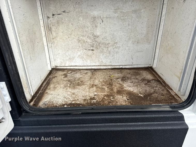 image for item EG1810 2018 Peterbilt 337 utility / service truck