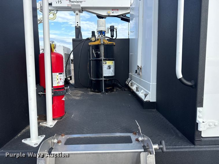 image for item EG1810 2018 Peterbilt 337 utility / service truck